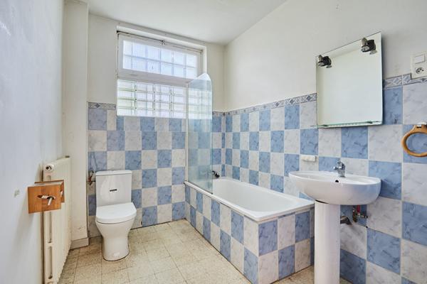 Maison Saint Cannat 4 pièces 74 m2 avec sous-sol sur 430m2