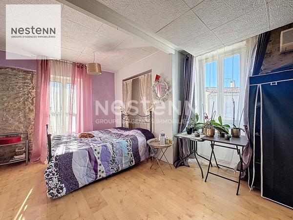 MIRAMAS ?Maison en pierre de taille d'environ 140 m² avec piscine + studio indépendant