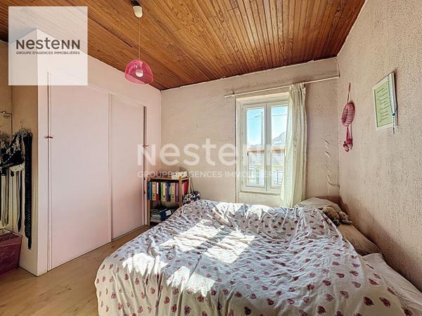 MIRAMAS ?Maison en pierre de taille d'environ 140 m² avec piscine + studio indépendant