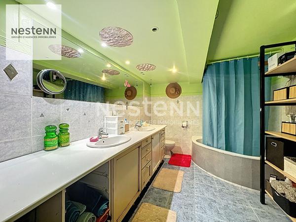 MIRAMAS ?Maison en pierre de taille d'environ 140 m² avec piscine + studio indépendant