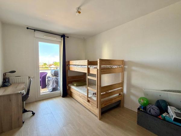 Magnifique 3 pièces traversant de 71 m² avec balcon, loggia, parking et cave