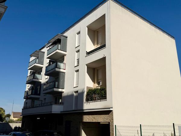 Magnifique 3 pièces traversant de 71 m² avec balcon, loggia, parking et cave