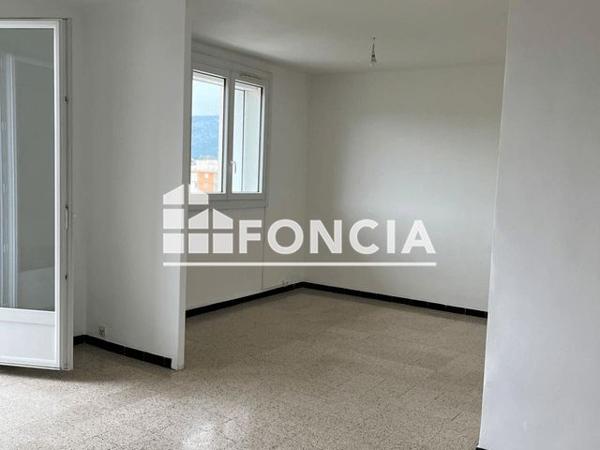 Location Appartement 4 pièces 69.06 m² - AVENUE DE VERDUN Aubagne 13400