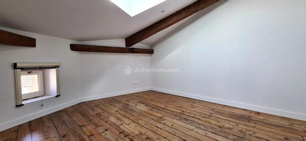 Location                                                      Appartement
                        
                     3 pièces                      45 m2                     à Albi