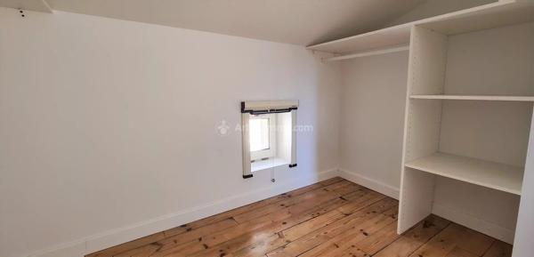 Location                                                      Appartement
                        
                     3 pièces                      45 m2                     à Albi