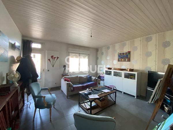 Maison d'environ 93,83 m² à vendre à LIBOURNE (33500).