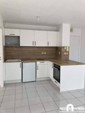 Location Appartement - 3 pièces - 43m² - Balcon et garage - COGNAC