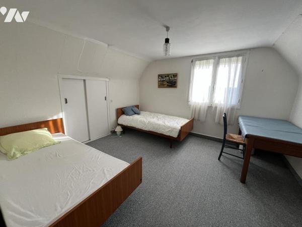 Maison d'habitation construite sur 3 niveaux - 4 chambres