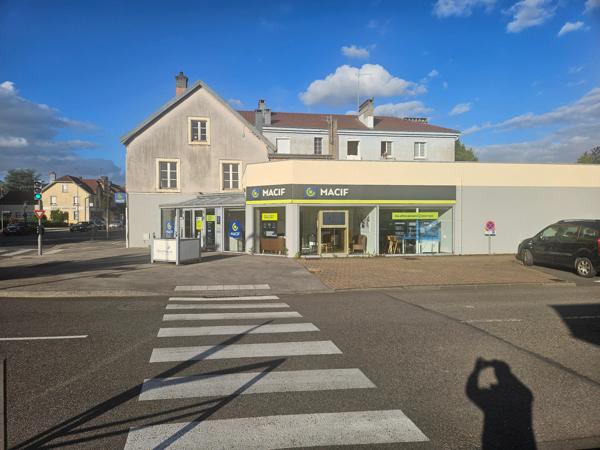 opportunité sur Sochaux enseigne nationale mur a vendre