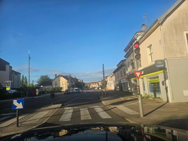 opportunité sur Sochaux enseigne nationale mur a vendre