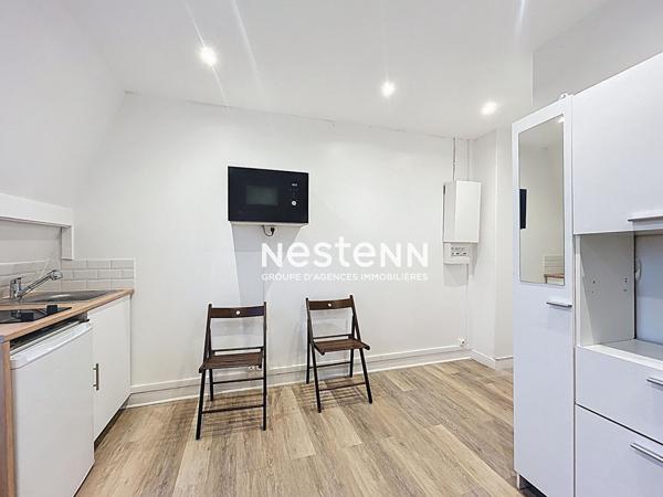 A vendre - Paris 17 : studio de 13,55m², refait à neuf, DPE E, ascenseur - idéal investisseur !