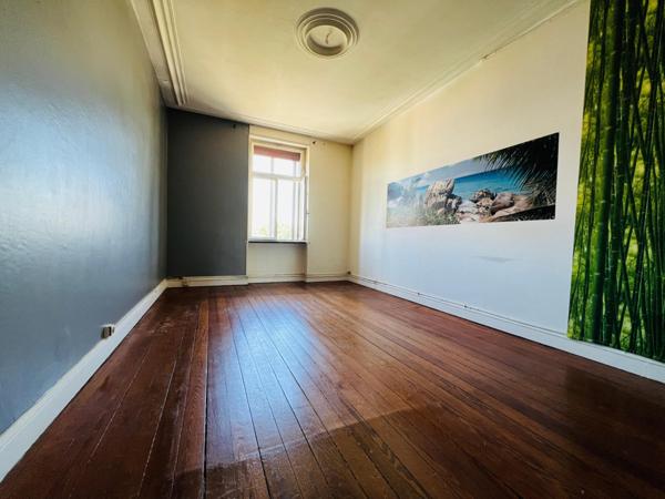 Gros potentiel pour cet appartement avec grenier attenant