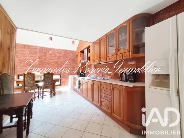 Immeuble à vendre 270 m² Engenville