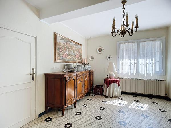 A vendre superbe maison de village en pierres, 4 chambres, avec jardin et grand garage