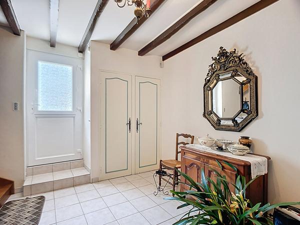 A vendre superbe maison de village en pierres, 4 chambres, avec jardin et grand garage