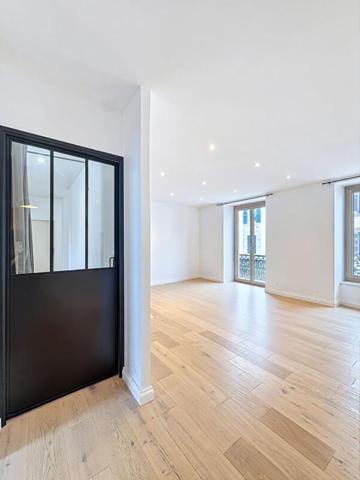 AURAY CENTRE Superbe appartement T4, 2 chambres, de 123,82 m²