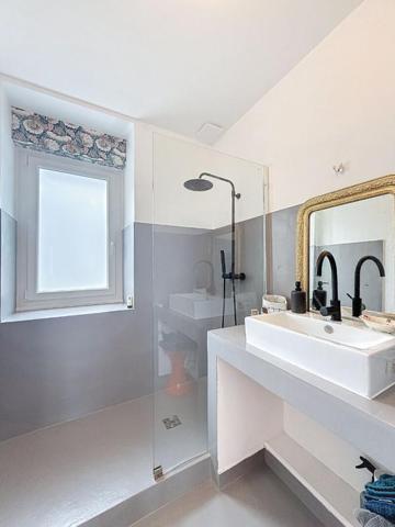 AURAY CENTRE Superbe appartement T4, 2 chambres, de 123,82 m²