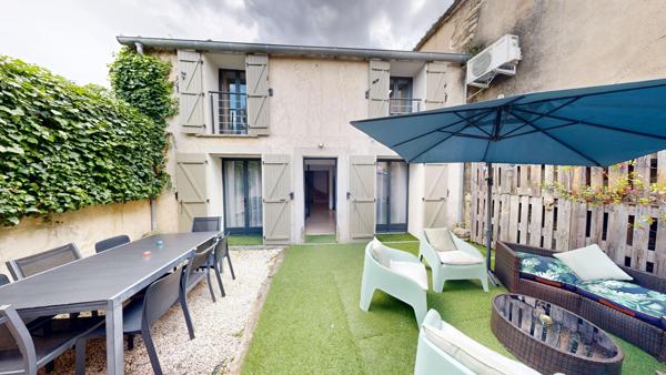 CARCASSONNE, Maison de charme au pied de la cité médiévale