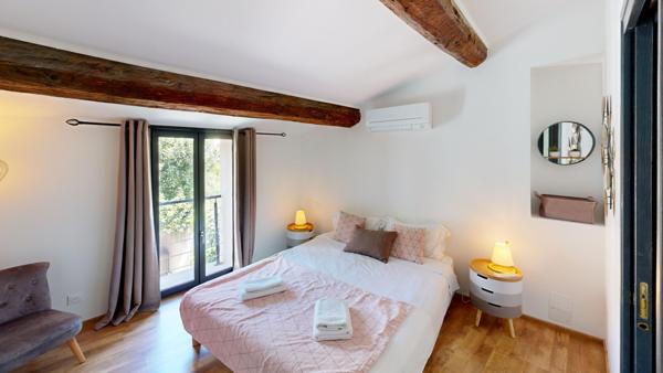 CARCASSONNE, Maison de charme au pied de la cité médiévale