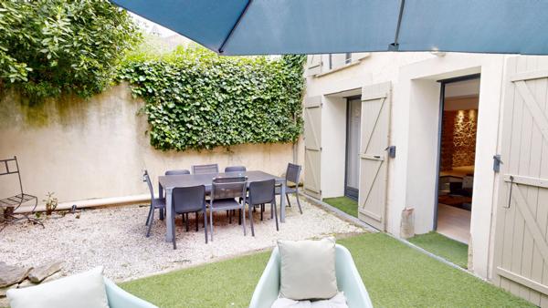 CARCASSONNE, Maison de charme au pied de la cité médiévale