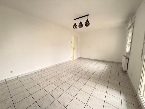 APPARTEMENT F3 METZ SABLON CUISINE EQUIPEE, CAVE, BALCON, STATIONNEMENT