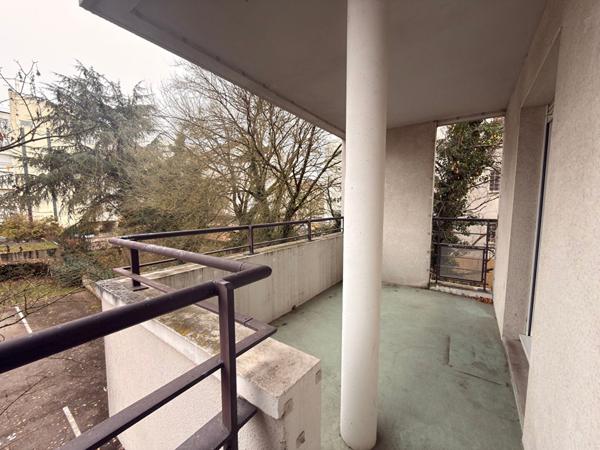 APPARTEMENT F3 METZ SABLON CUISINE EQUIPEE, CAVE, BALCON, STATIONNEMENT