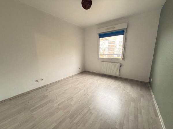 APPARTEMENT F3 METZ SABLON CUISINE EQUIPEE, CAVE, BALCON, STATIONNEMENT