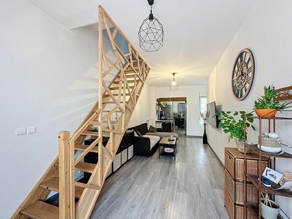 Duplex 3 pièces entièrement rénové avec jardin et cave