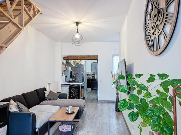 Duplex 3 pièces entièrement rénové avec jardin et cave