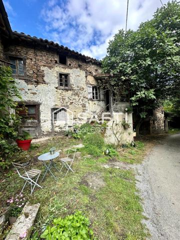 Petite maison en pierre pleine de charme