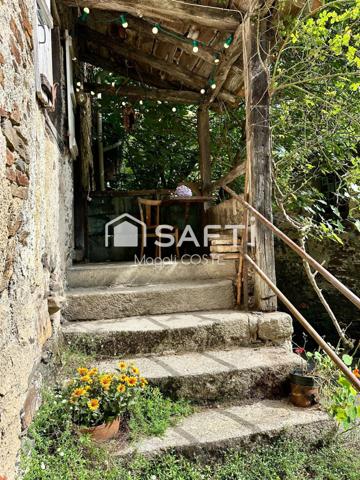 Petite maison en pierre pleine de charme