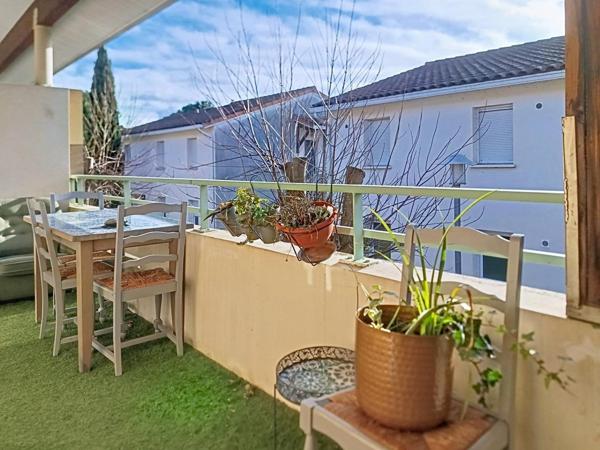 CHARMANT T2 TRES LUMINEUX DANS RESIDENCE SECURISEE PORTET/GARONNE