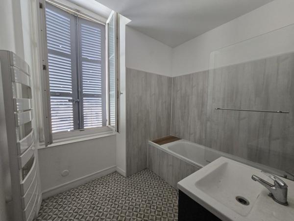 Appartement à louer |  JONZAC |  2 pièces | 50 m²