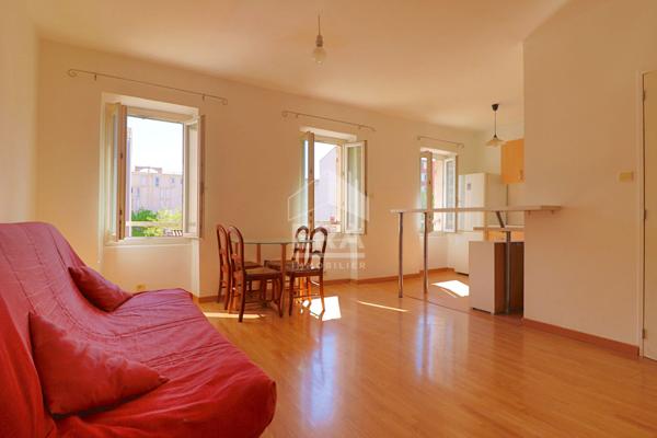 Appartement Marseille 2 pièces 38m2 -  Dernier étage - Lumineux - calme meublé