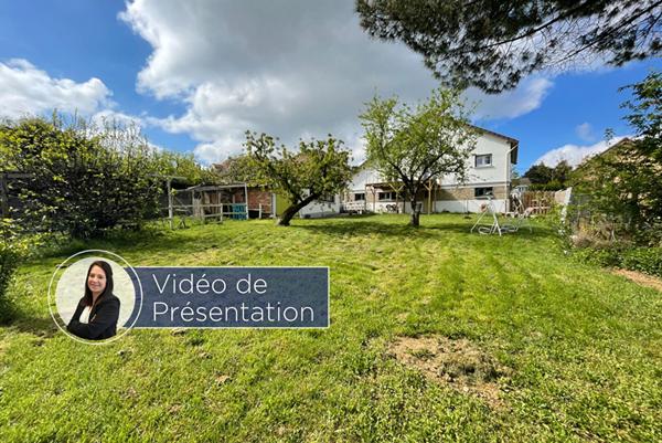 Maison - Excellent état- 4 chambres - Sous-sol total - 2 garages - 2 dépendances.