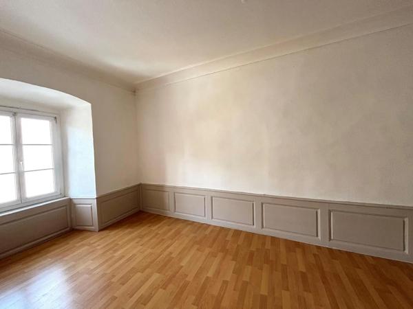 Appartement à louer 3 pièces 91.57m² Delle (90100)