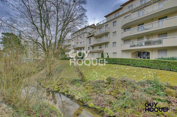 A vendre T5 de114 m² + 60m² de terrasse - Charbonnières les Bains