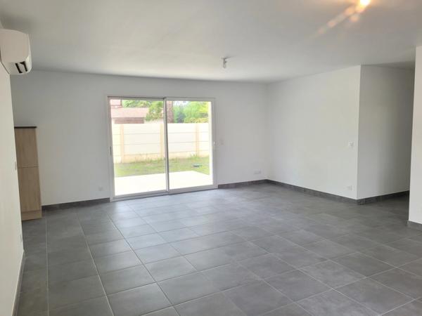 Dpt Gironde (33), à vendre  maison neuve  90 m2  avec en plus  garage 15 m2 et terrain de 820 m2