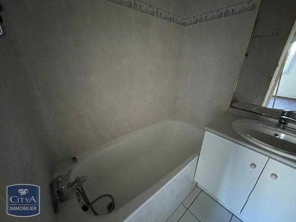 Appartement à louer 2 pièces 34.75m² Poitiers (86000)