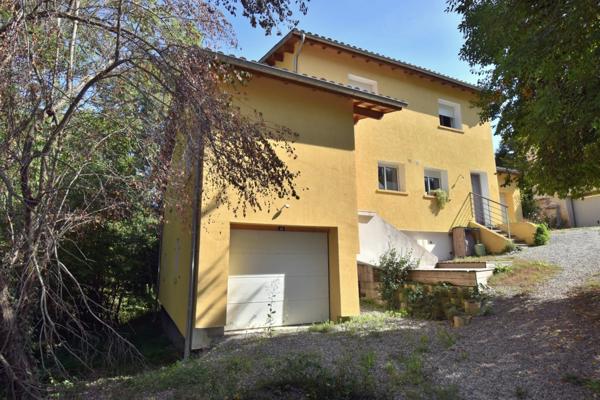 Maison contemporaine 4 pièces avec terrasse, garage et cave à 15 min de Digne-les-Bains
