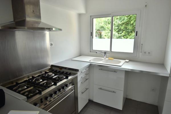 Maison contemporaine 4 pièces avec terrasse, garage et cave à 15 min de Digne-les-Bains