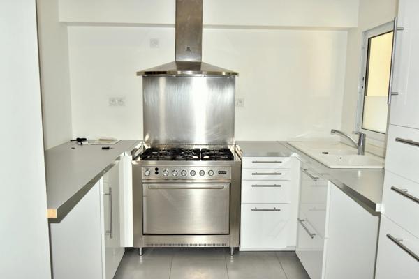 Maison contemporaine 4 pièces avec terrasse, garage et cave à 15 min de Digne-les-Bains