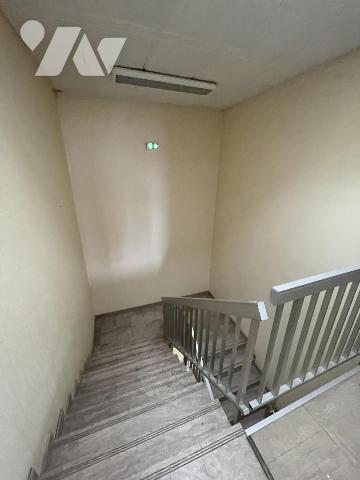 A VENDRE LOCAUX PROFESSIONNELS BUREAUX