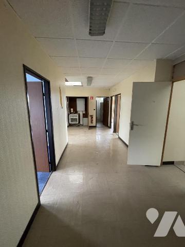 A VENDRE LOCAUX PROFESSIONNELS BUREAUX