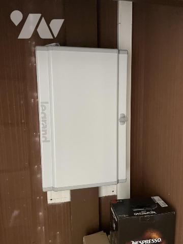 A VENDRE LOCAUX PROFESSIONNELS BUREAUX