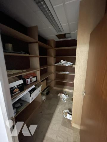 A VENDRE LOCAUX PROFESSIONNELS BUREAUX