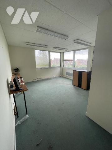 A VENDRE LOCAUX PROFESSIONNELS BUREAUX