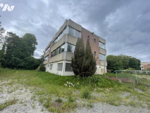 A VENDRE LOCAUX PROFESSIONNELS BUREAUX
