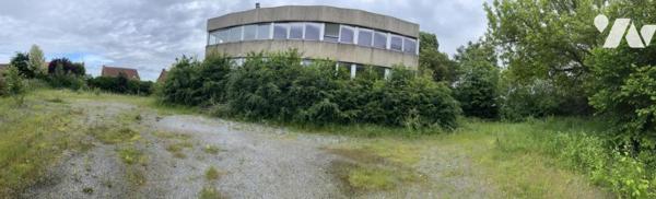 A VENDRE LOCAUX PROFESSIONNELS BUREAUX