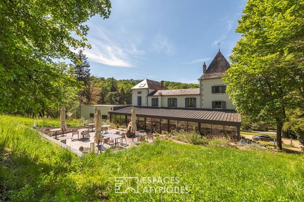 Maison de Maître et sa maison d’amis dans son écrin de verdure proche de Périgueux.
